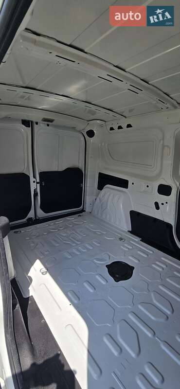 Вантажний фургон Fiat Doblo 2016 в Дніпрі