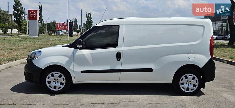 Вантажний фургон Fiat Doblo 2016 в Дніпрі