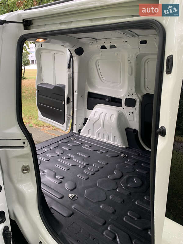Грузовой фургон Fiat Doblo 2020 в Киеве