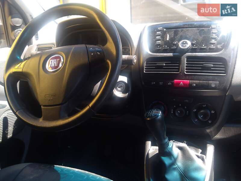 Минивэн Fiat Doblo 2013 в Киеве