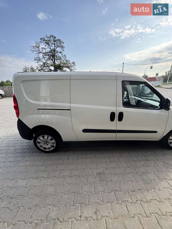 Грузовой фургон Fiat Doblo 2012 в Черновцах
