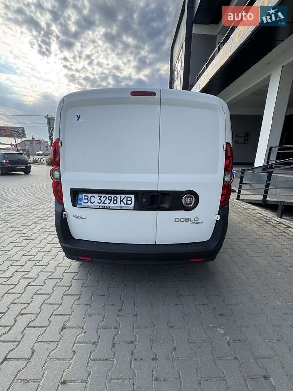 Грузовой фургон Fiat Doblo 2012 в Черновцах