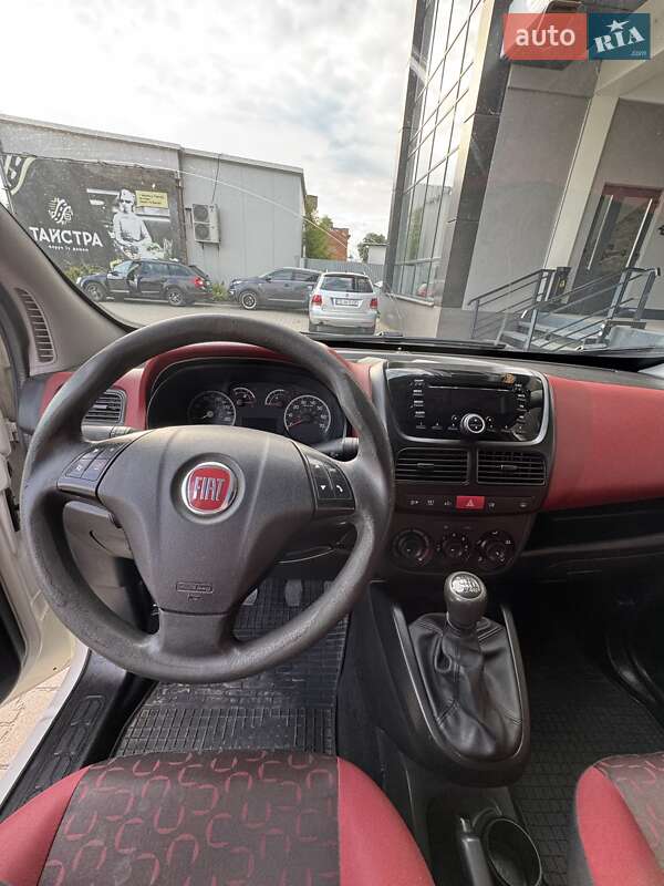 Грузовой фургон Fiat Doblo 2012 в Черновцах