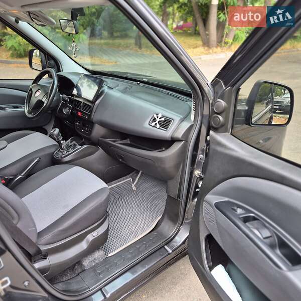Мінівен Fiat Doblo 2011 в Києві