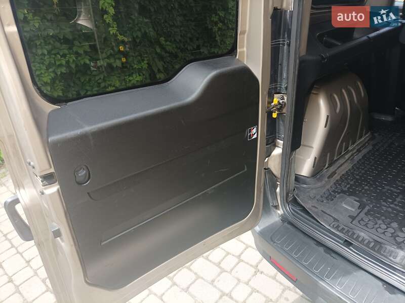 Минивэн Fiat Doblo 2018 в Ужгороде