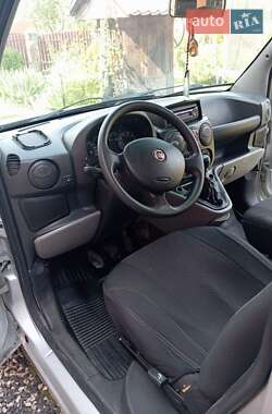 Минивэн Fiat Doblo 2010 в 