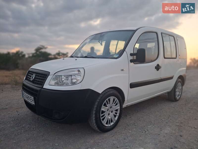 Минивэн Fiat Doblo 2008 в Николаеве