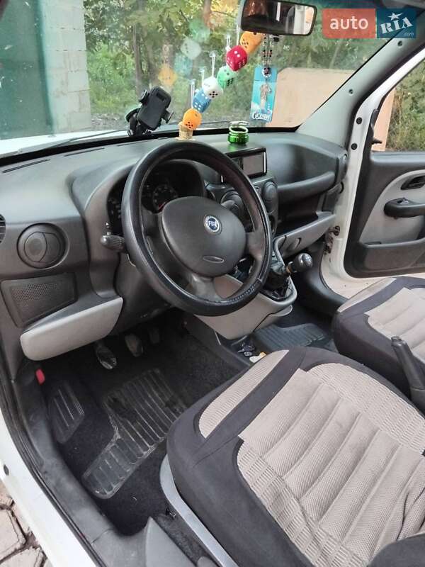 Мінівен Fiat Doblo 2005 в Острозі фото 4 Мінівен Fiat Doblo 2005 в Острозі
