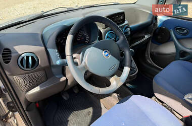 Грузовой фургон Fiat Doblo 2004 в 