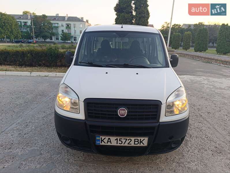 Минивэн Fiat Doblo 2010 в 