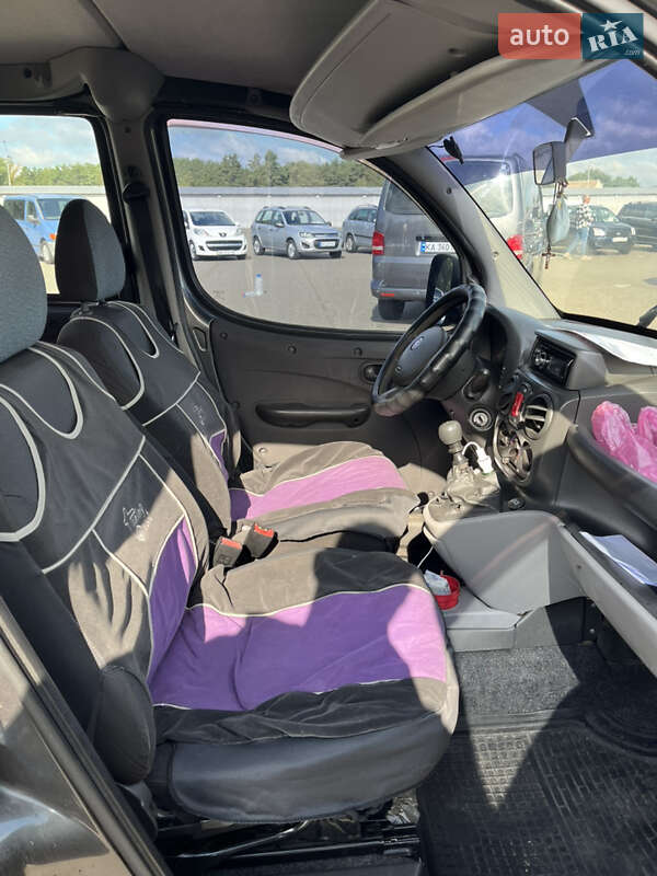 Мінівен Fiat Doblo 2011 в Києві
