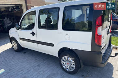 Минивэн Fiat Doblo 2011 в 