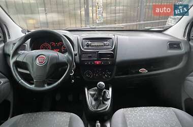 Грузопассажирский фургон Fiat Doblo 2010 в 