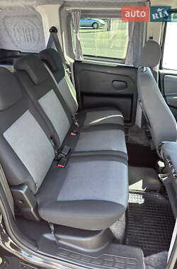Минивэн Fiat Doblo 2011 в 