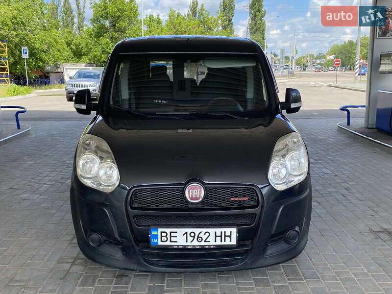 Минивэн Fiat Doblo 2010 в Николаеве