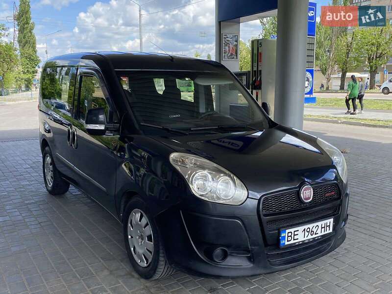 Минивэн Fiat Doblo 2010 в Николаеве