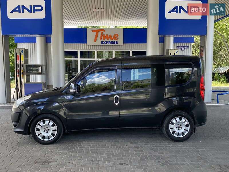 Минивэн Fiat Doblo 2010 в Николаеве