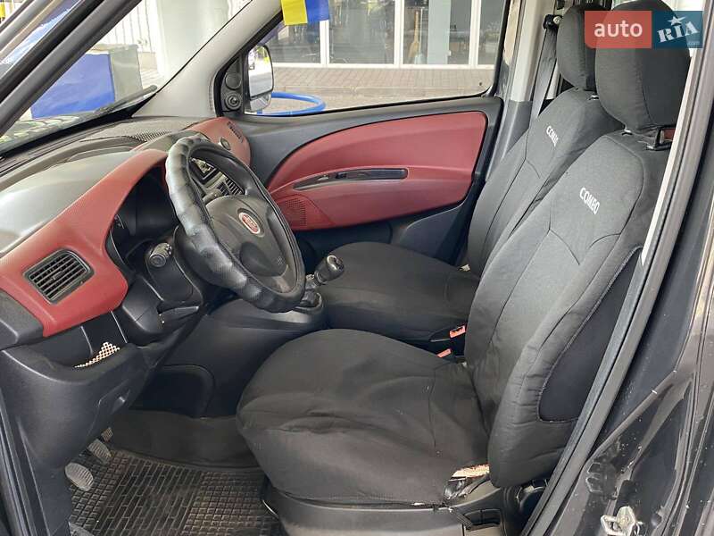 Минивэн Fiat Doblo 2010 в Николаеве