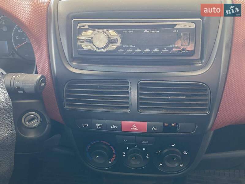 Минивэн Fiat Doblo 2010 в Николаеве