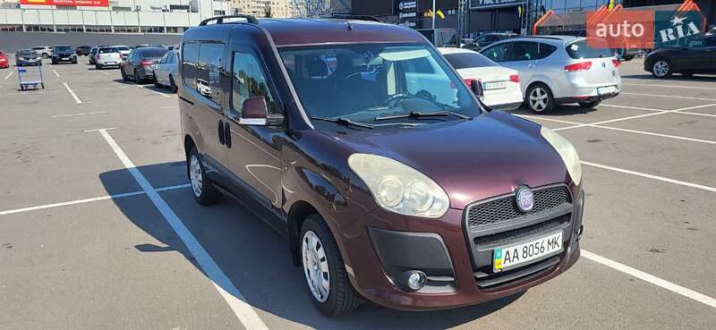 Минивэн Fiat Doblo 2011 в 