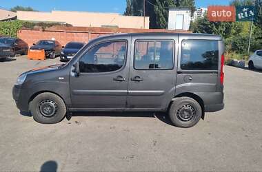 Минивэн Fiat Doblo 2011 в Киеве