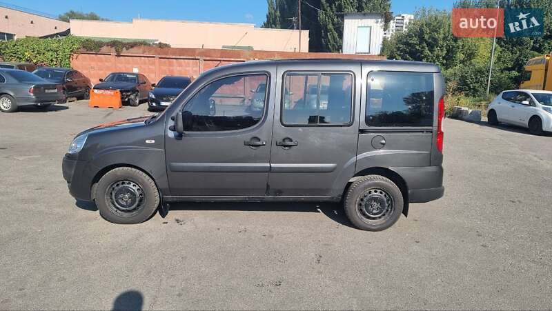 Мінівен Fiat Doblo 2011 в Києві