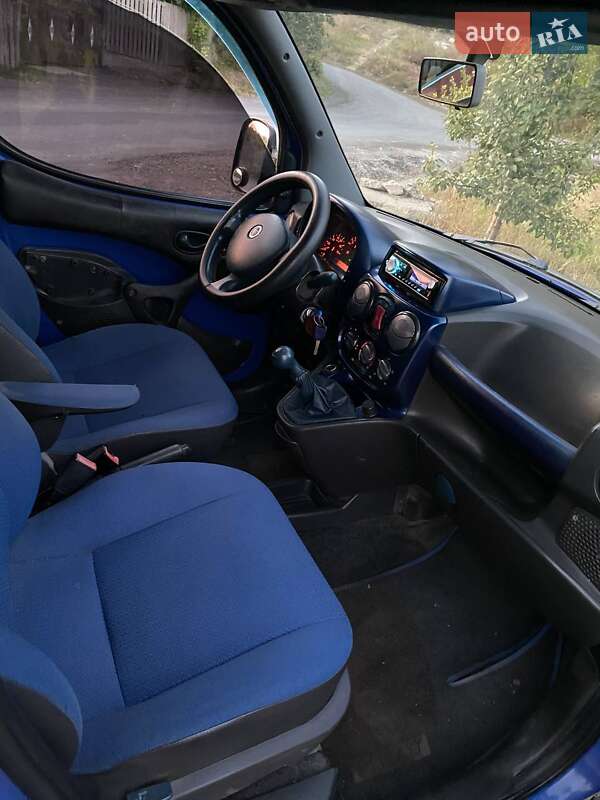 Вантажопасажирський фургон Fiat Doblo 2003 в Дніпрі