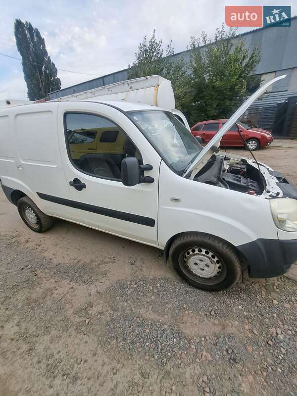 Грузовой фургон Fiat Doblo 2008 в Киеве фото 15 Грузовой фургон Fiat Doblo 2008 в Киеве