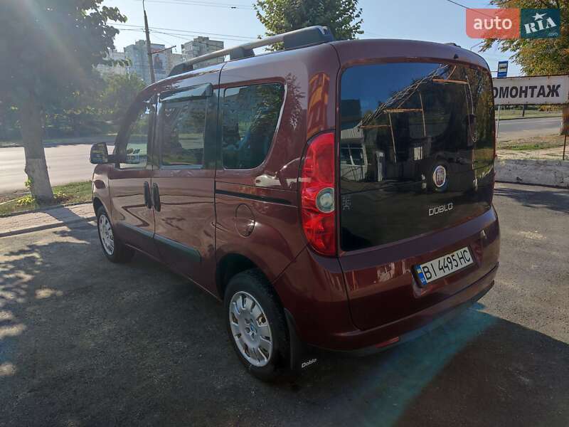 Минивэн Fiat Doblo 2010 в Харькове