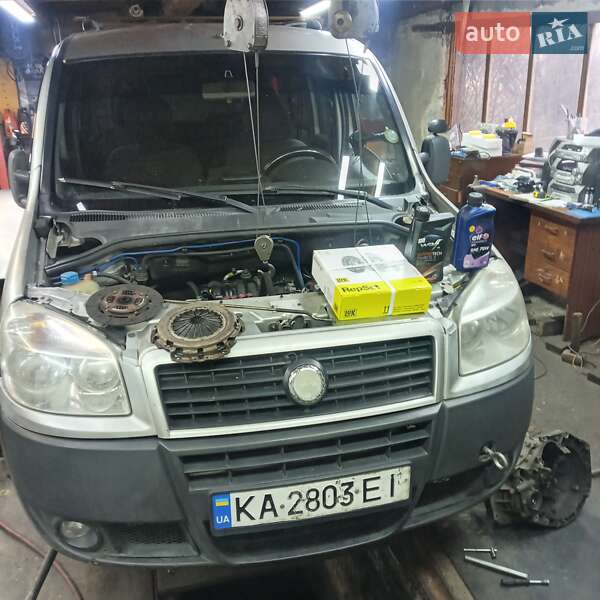Минивэн Fiat Doblo 2007 в Киеве
