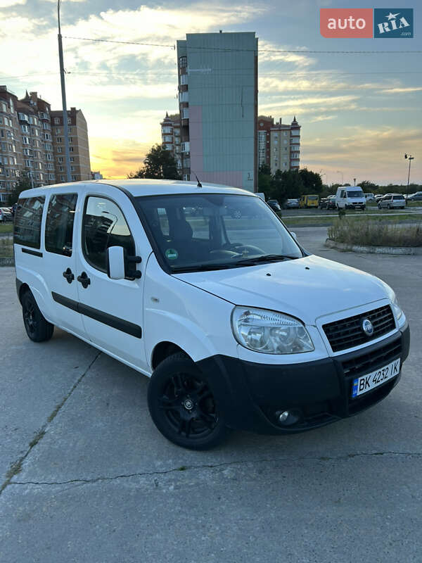 Минивэн Fiat Doblo 2008 в Вараше