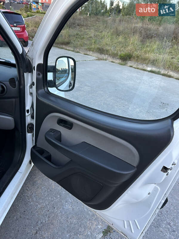 Минивэн Fiat Doblo 2008 в Вараше