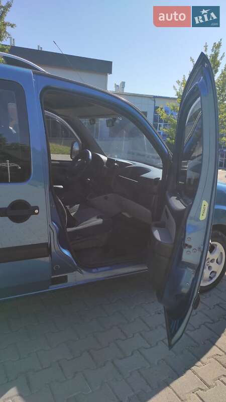 Минивэн Fiat Doblo 2009 в Новоселице