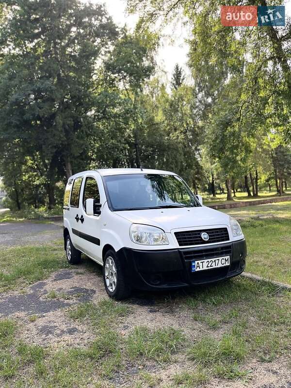 Минивэн Fiat Doblo 2006 в Долине