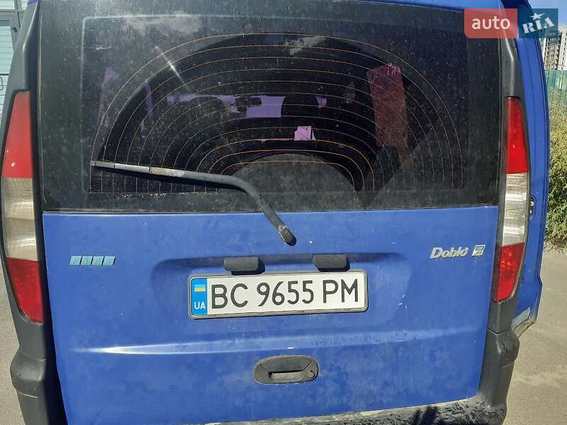 Минивэн Fiat Doblo 2002 в Киеве