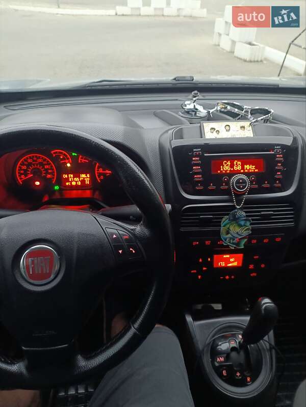Минивэн Fiat Doblo 2012 в Сторожинце