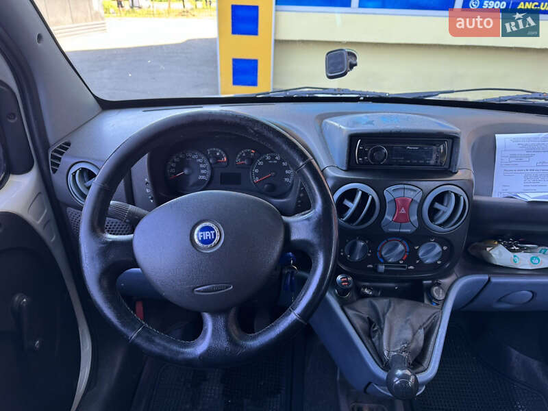 Минивэн Fiat Doblo 2004 в Киеве