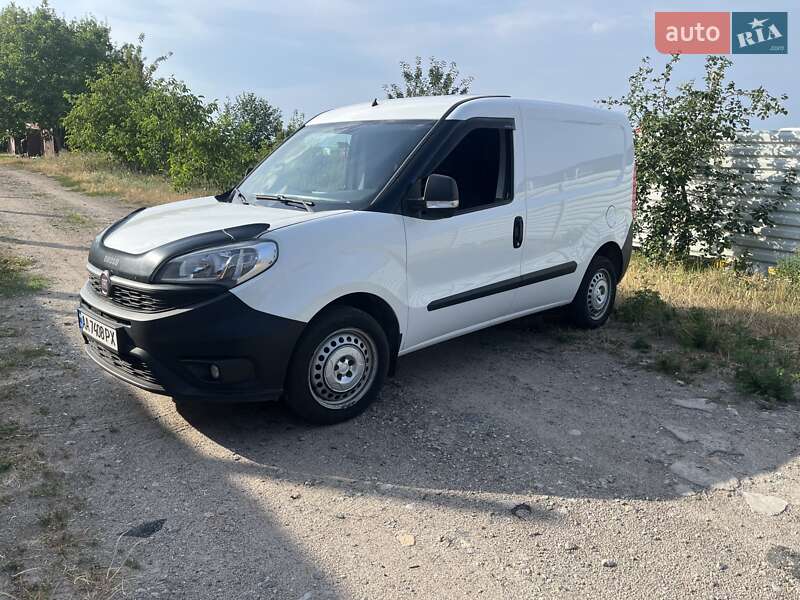 Грузовой фургон Fiat Doblo 2017 в 