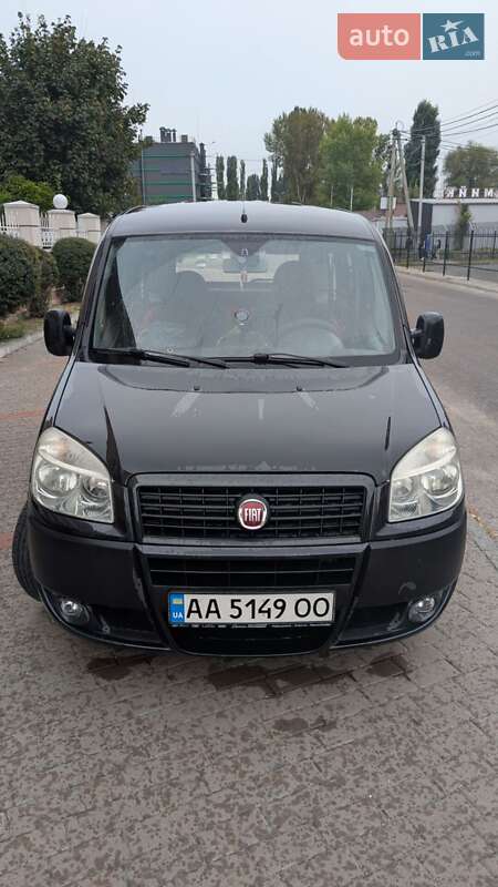 Минивэн Fiat Doblo 2008 в Киеве