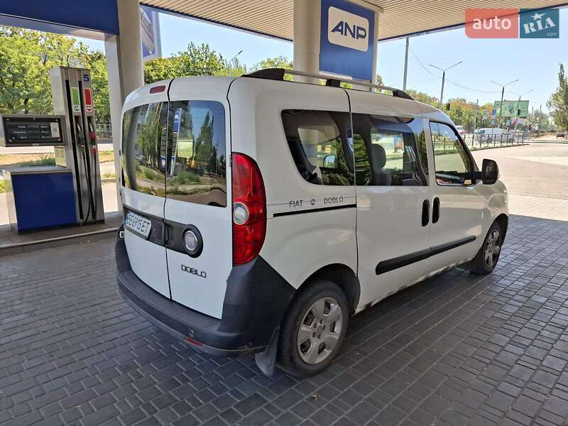 Минивэн Fiat Doblo 2010 в Николаеве