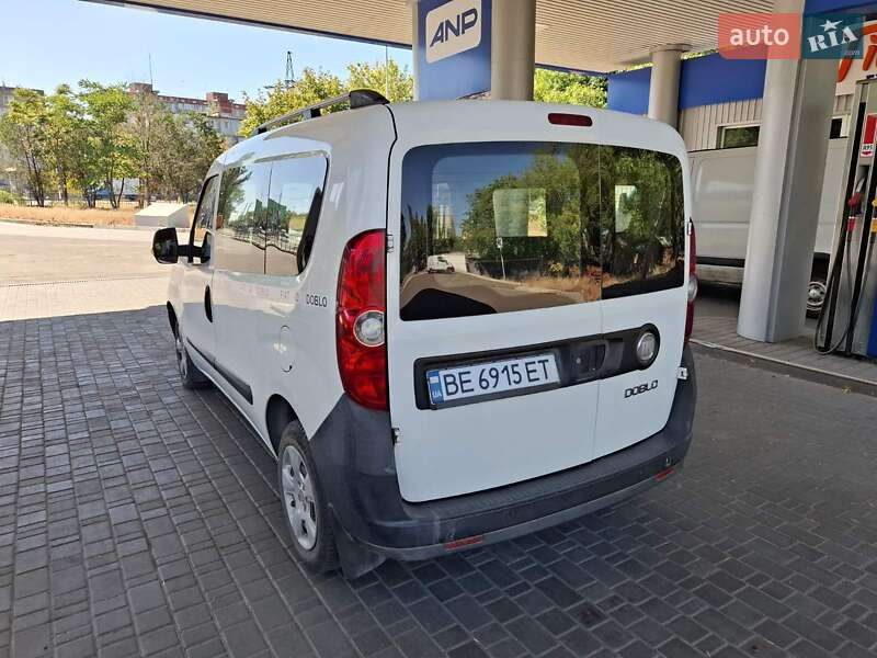 Минивэн Fiat Doblo 2010 в Николаеве