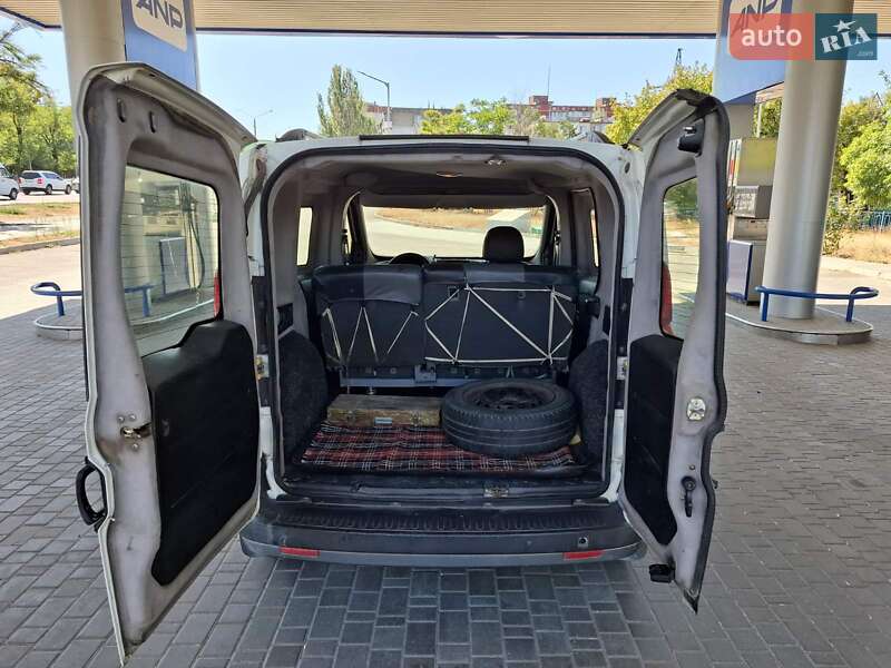 Минивэн Fiat Doblo 2010 в Николаеве