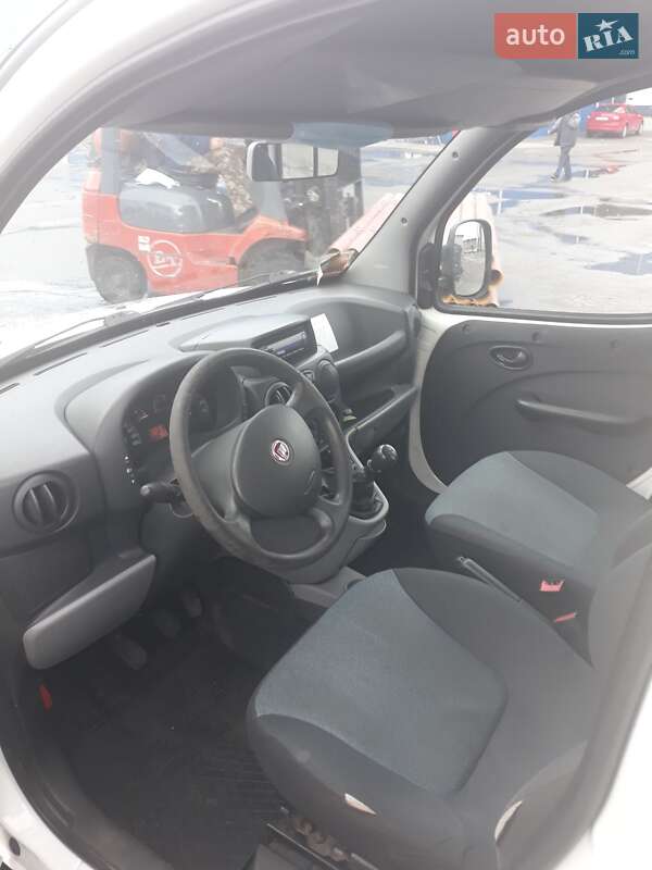 Минивэн Fiat Doblo 2013 в Киеве