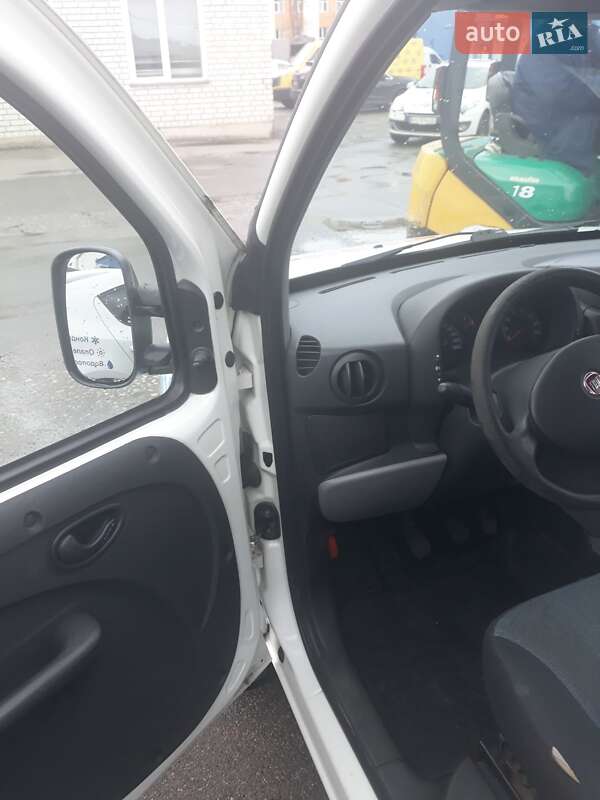 Минивэн Fiat Doblo 2013 в Киеве