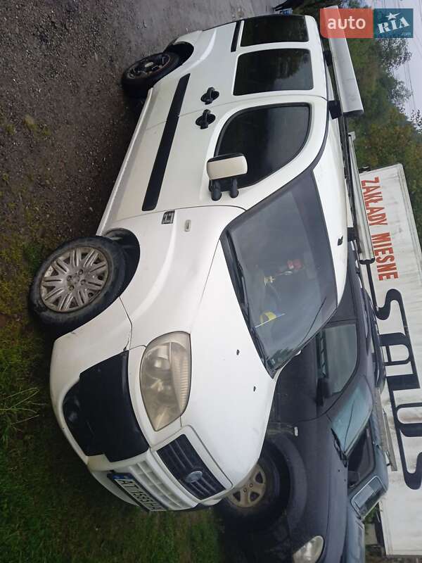Минивэн Fiat Doblo 2005 в 