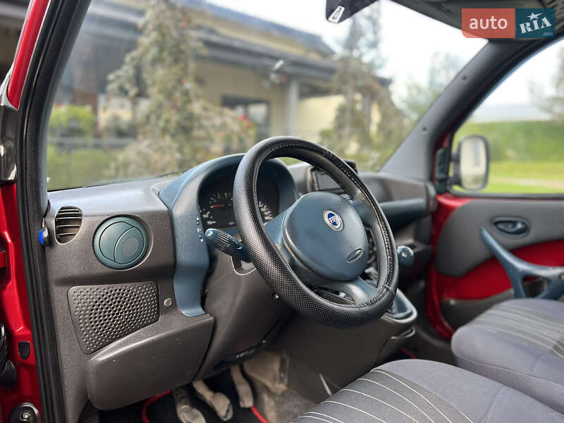 Минивэн Fiat Doblo 2001 в Жовкве
