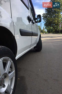 Минивэн Fiat Doblo 2006 в 