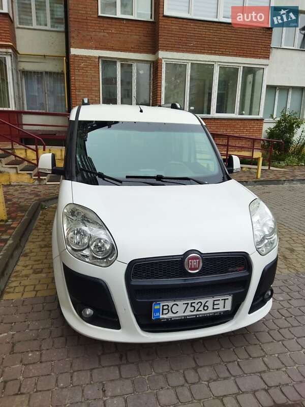 Минивэн Fiat Doblo 2012 в 