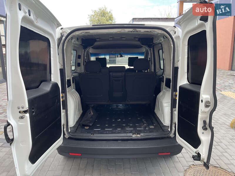 Грузопассажирский фургон Fiat Doblo 2010 в Ковеле