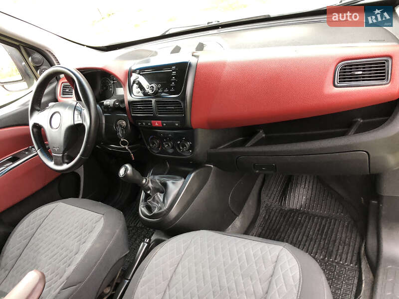 Грузопассажирский фургон Fiat Doblo 2010 в Ковеле